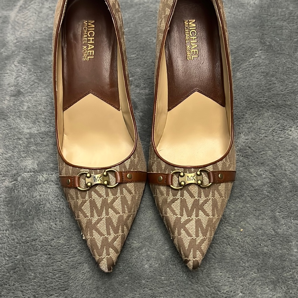 Michael Kors vintage pumps size 8M